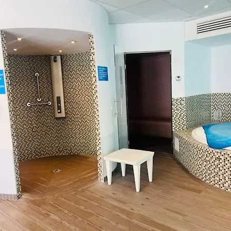 Appartement 3 Etoiles Bord Du Lac, T3 Piscine Aix-les-Bains